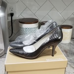 Michael Kors pumps
